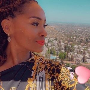 Meet your Posher, Monique